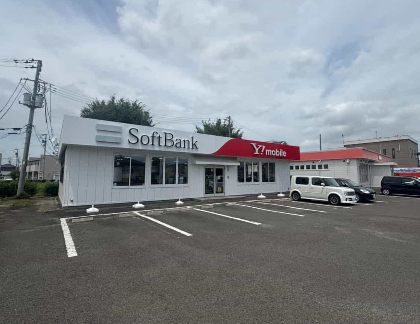 ソフトバンク吉岡_駐車場2