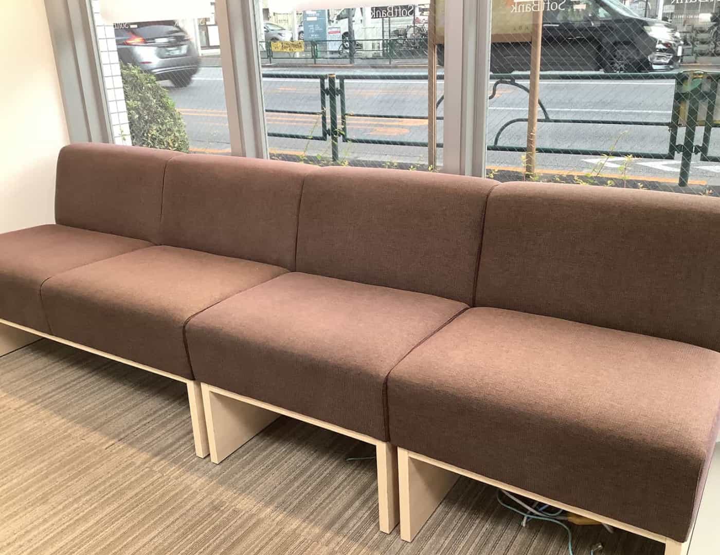 ソフトバンク本郷三丁目_待合席