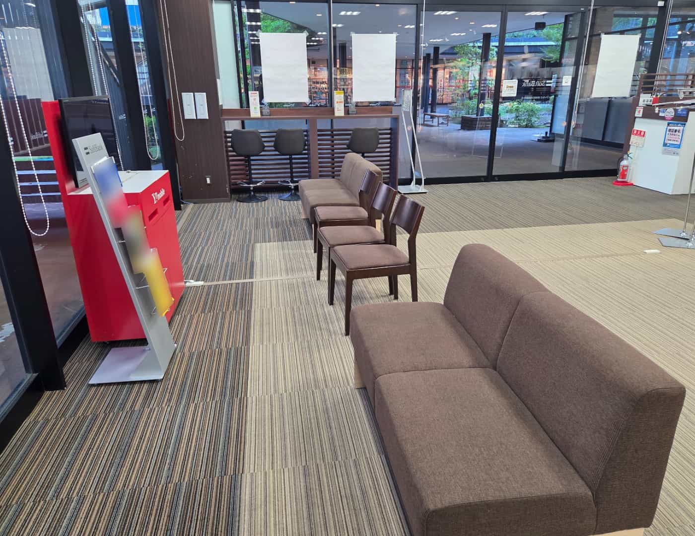 ソフトバンクBRANCH仙台長命ヶ丘_待合室1
