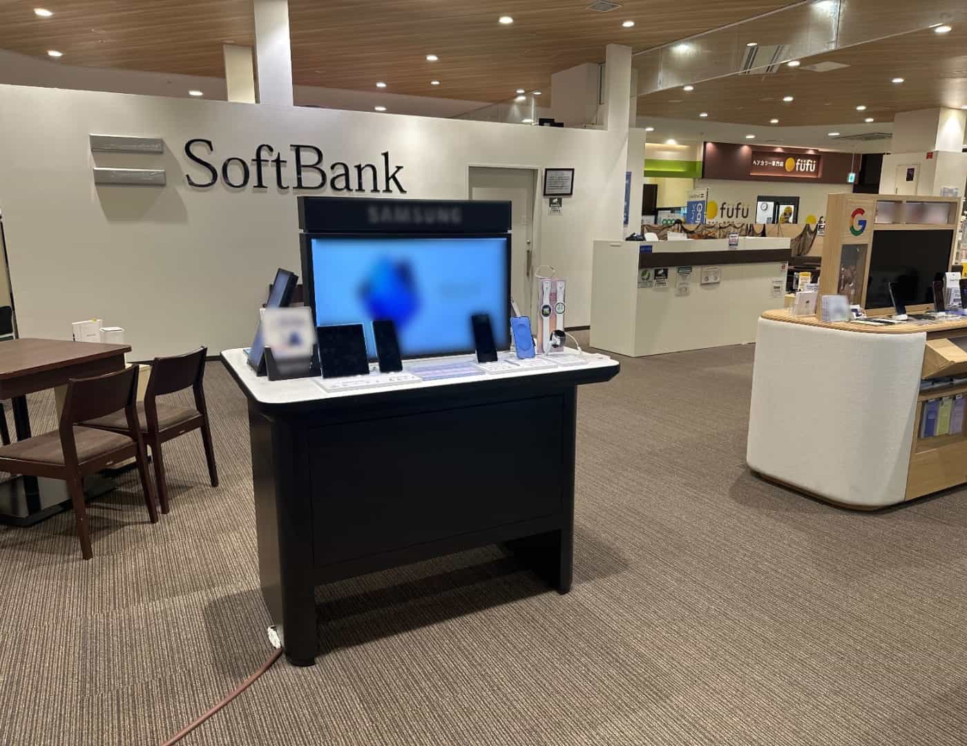ソフトバンクMOMOテラス六地蔵_内観1