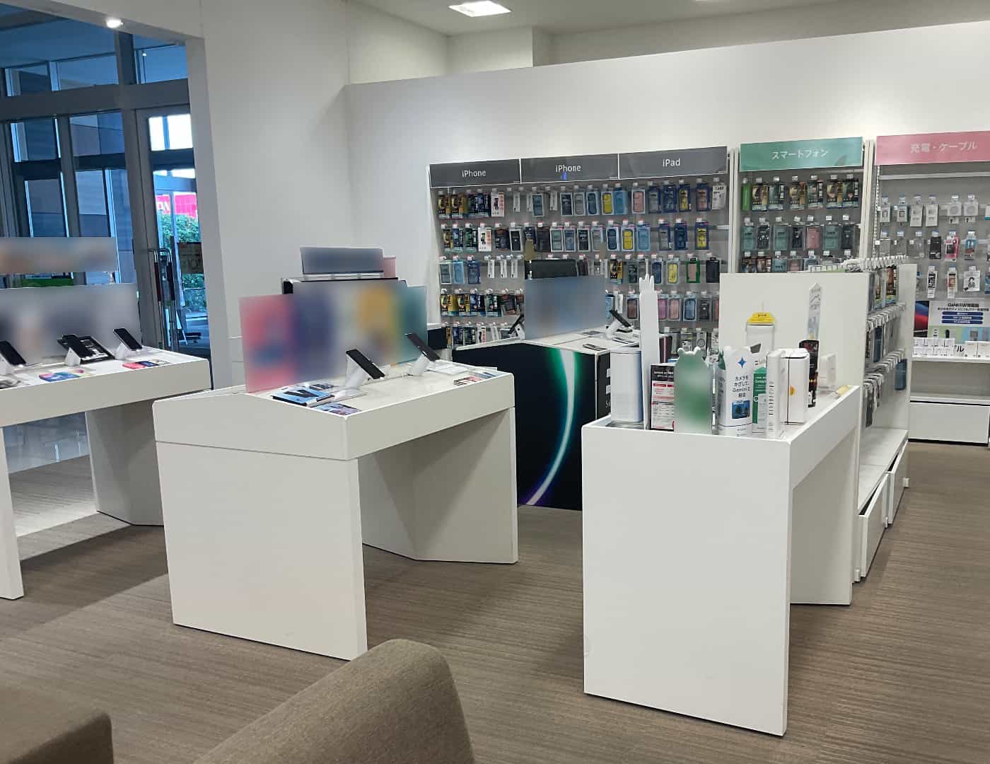 ソフトバンクイオンモール天童_内観1