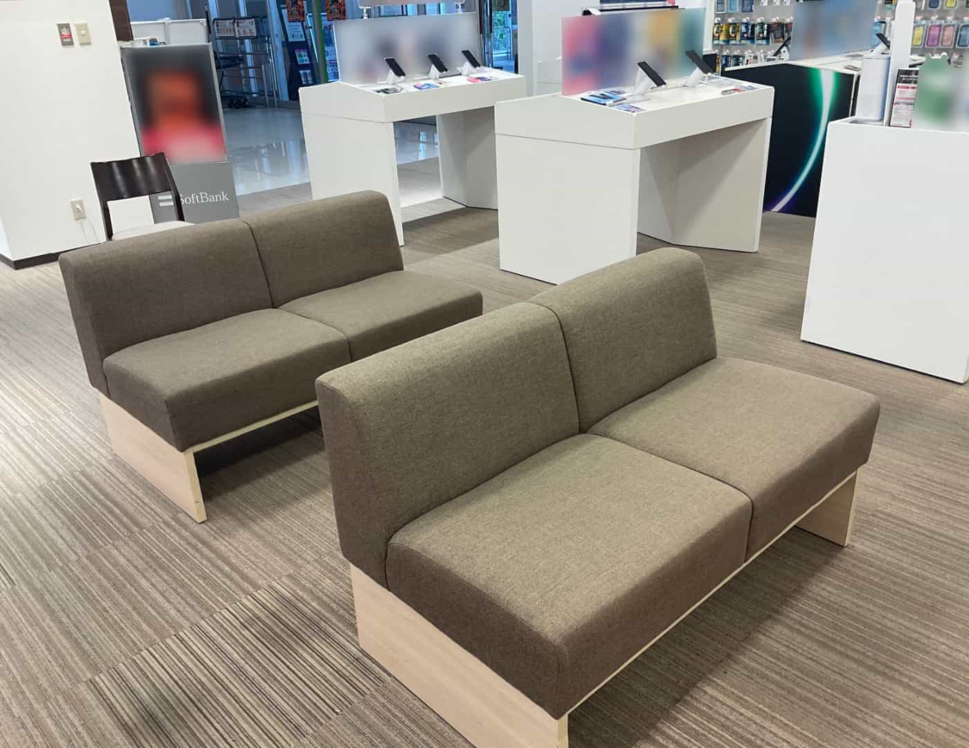 ソフトバンクイオンモール天童_待合席1