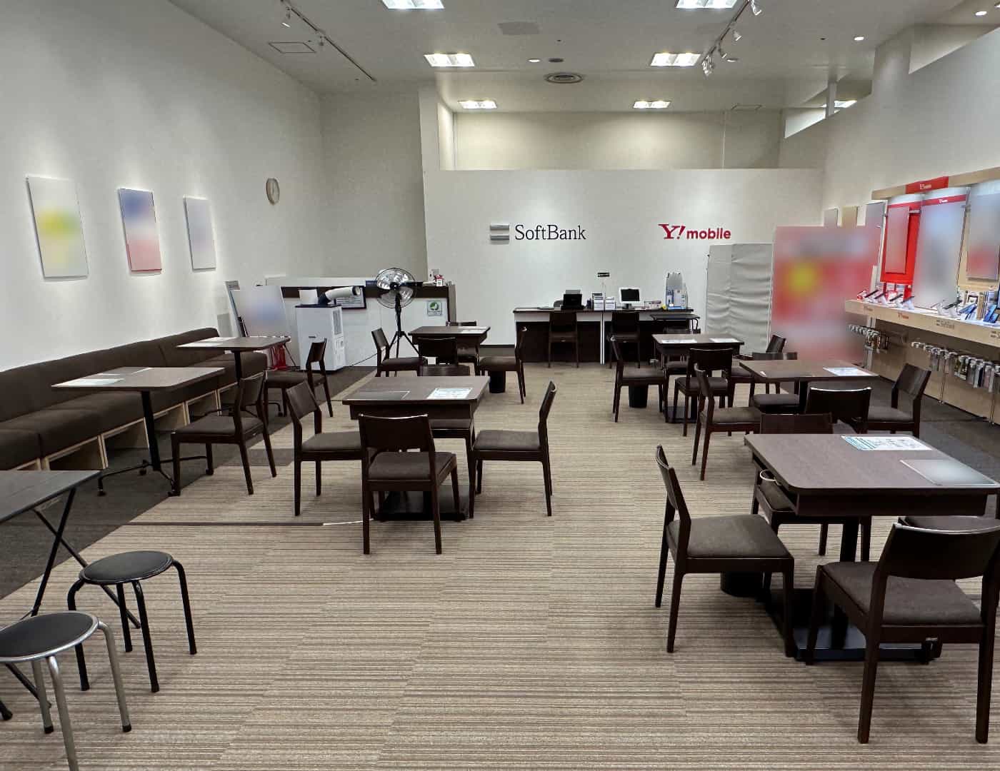 ソフトバンクイオンモール山形南_内観1