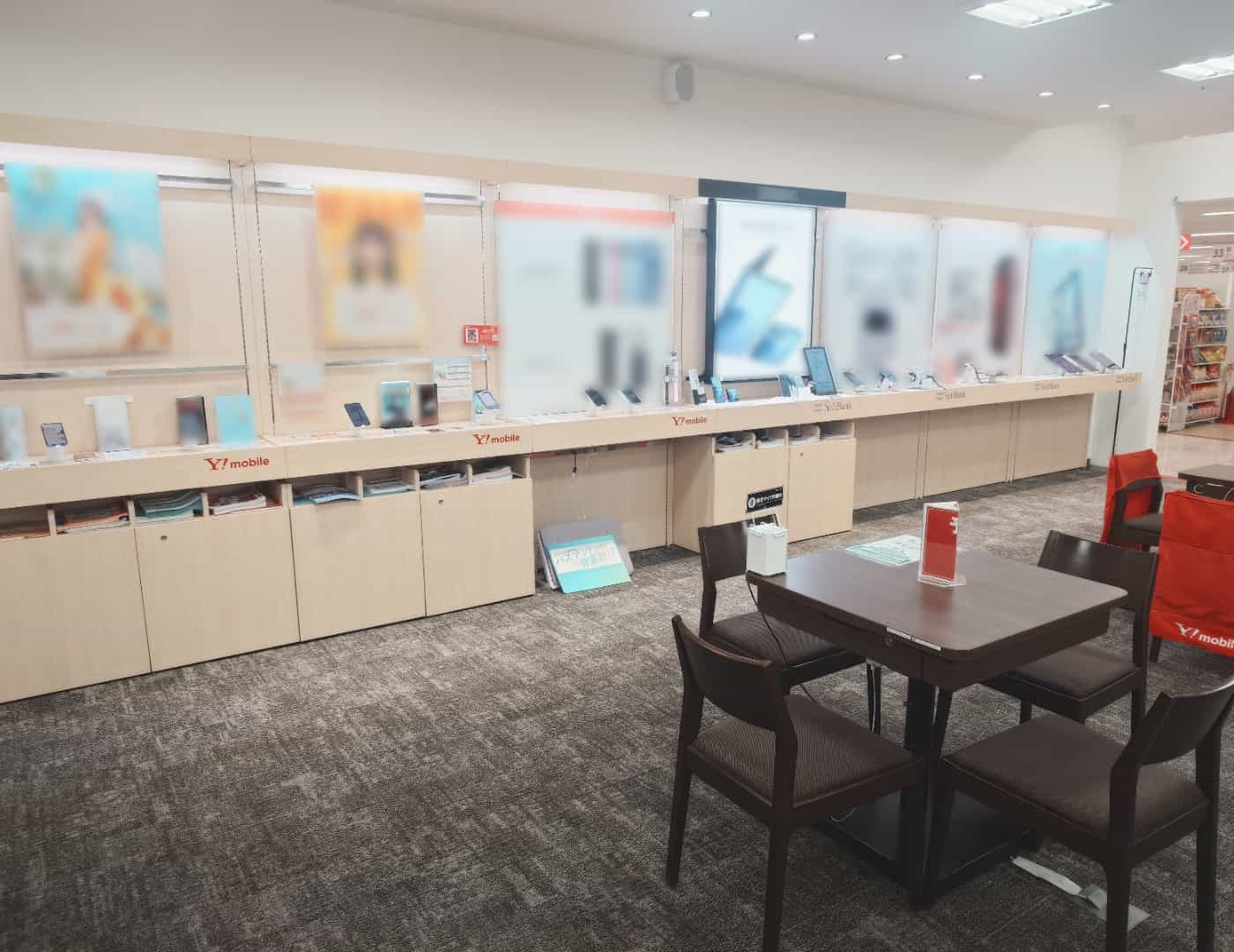 ソフトバンクイオンモール猪名川_内観1