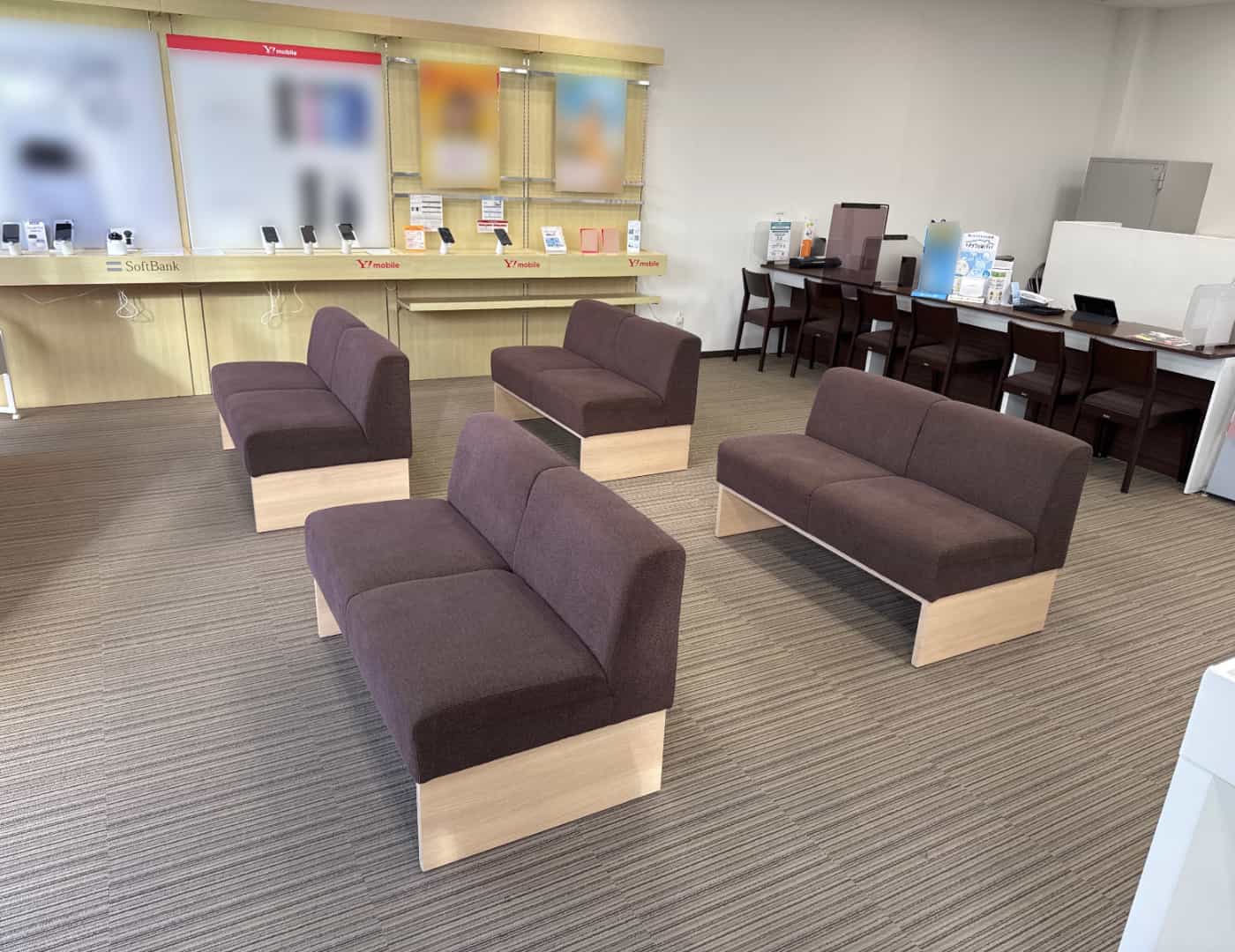 ソフトバンク伏見久我_待合席1