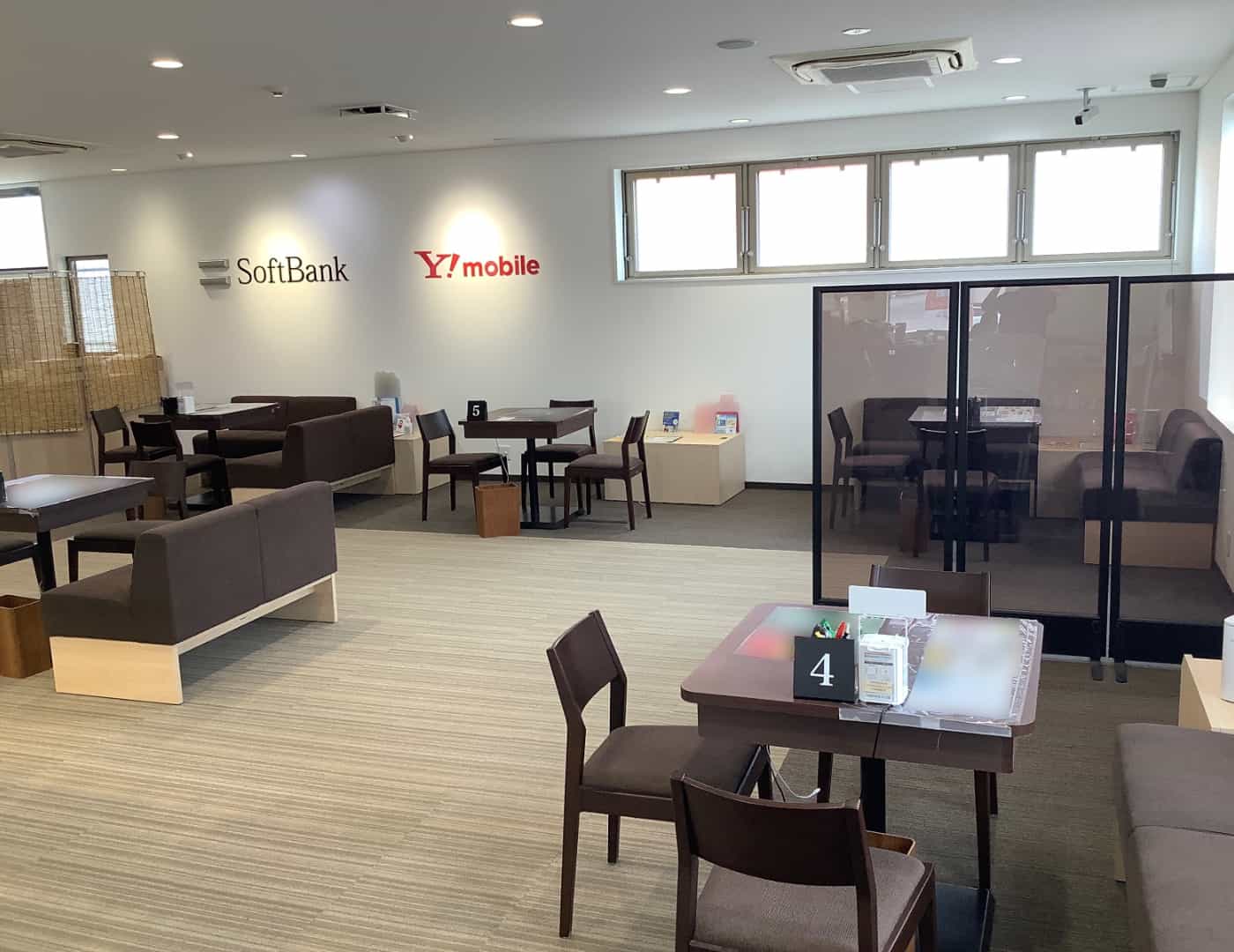 ソフトバンク八山田_内観2