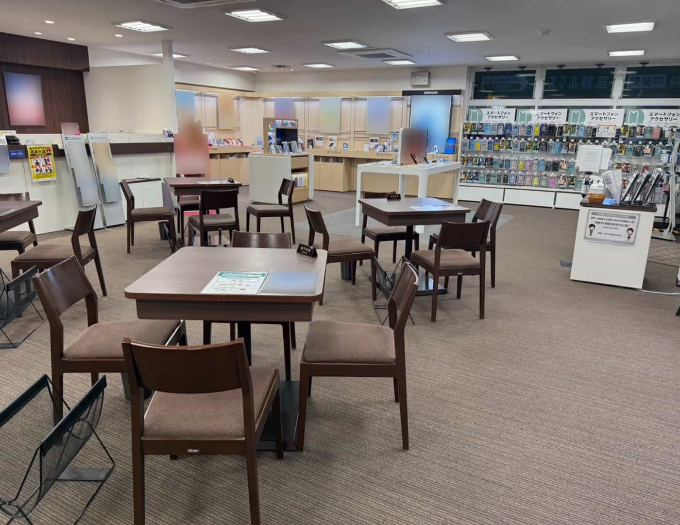 ソフトバンク前橋三俣_内観1