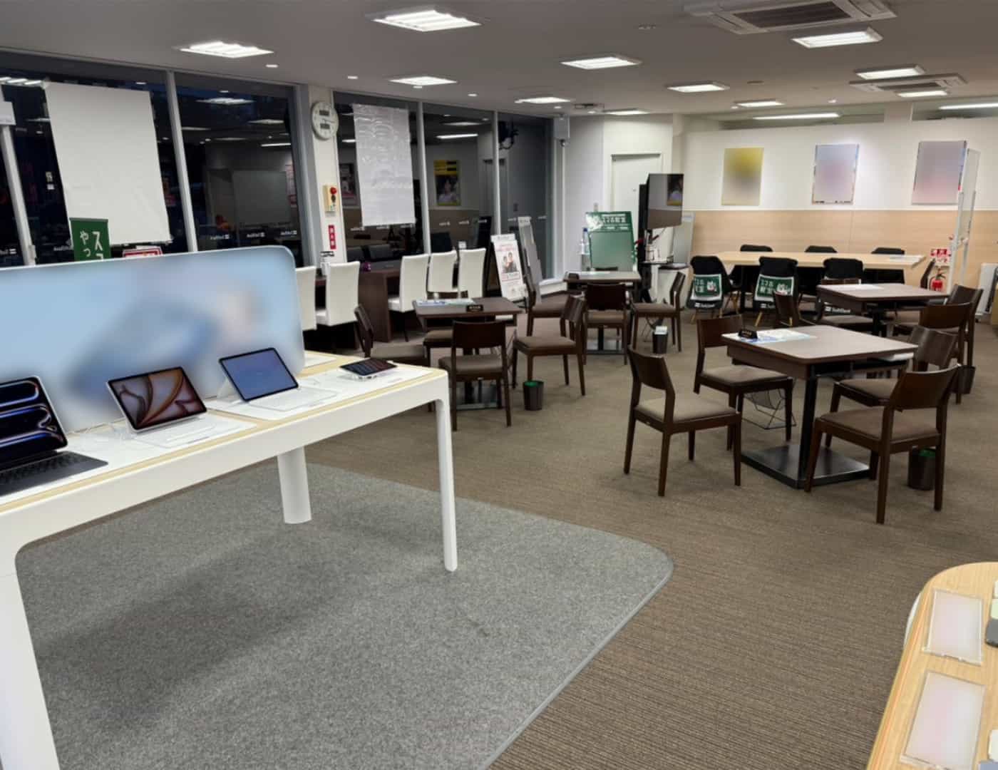 ソフトバンク前橋三俣_内観2