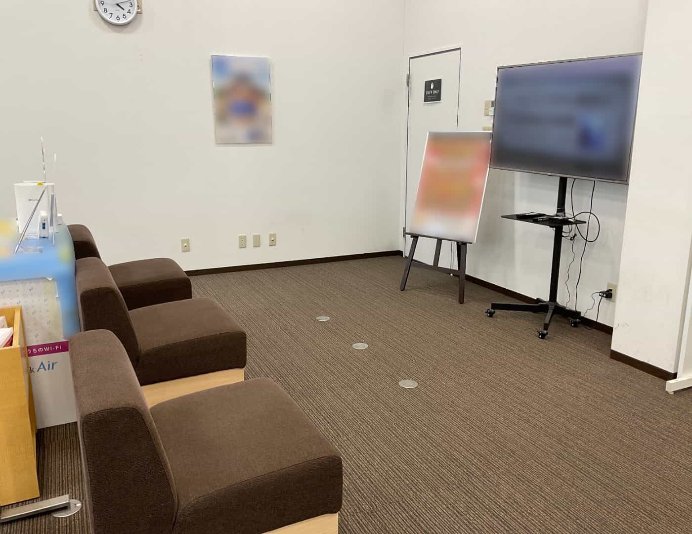 ソフトバンク北上江釣子インター_待合席1