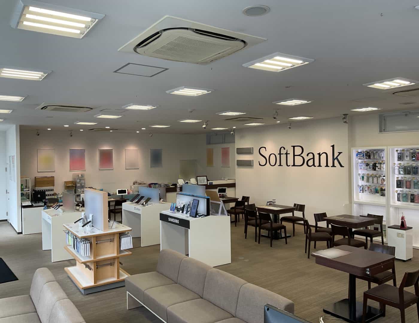 ソフトバンク北加賀屋_内観1