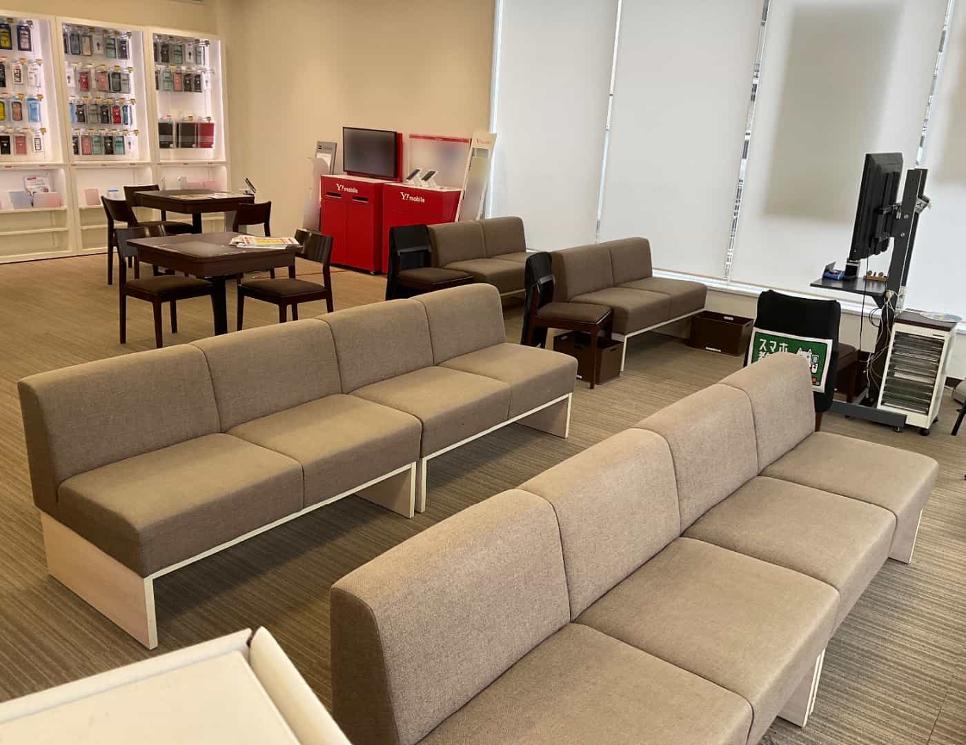 ソフトバンク北加賀屋_待合席1