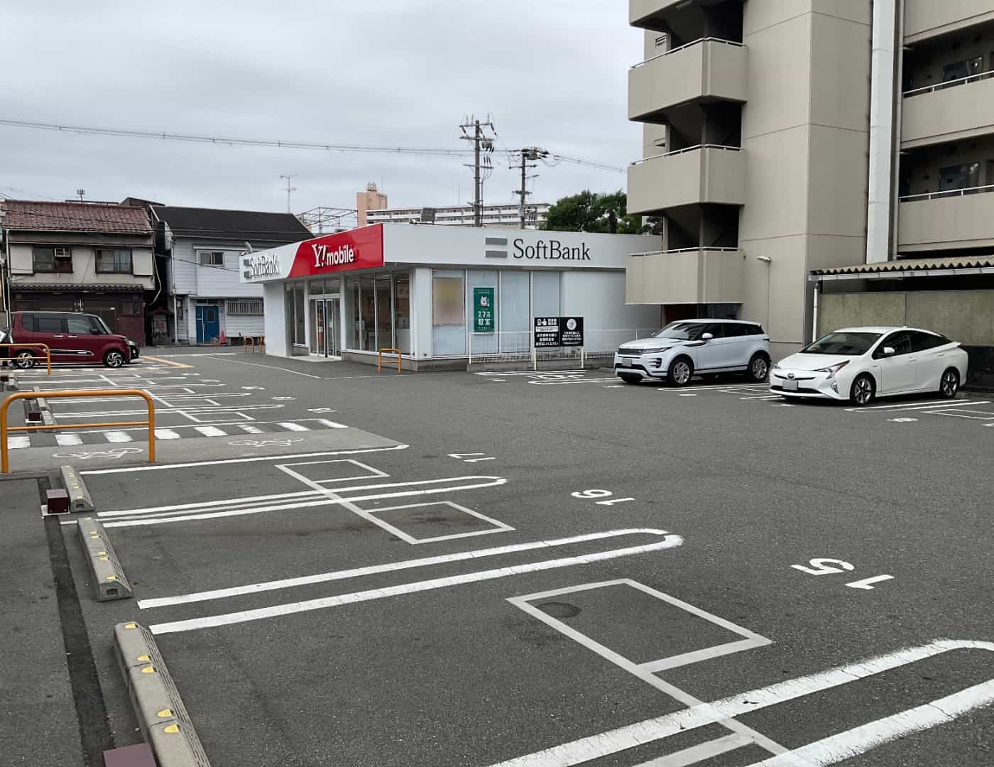 ソフトバンク北加賀屋_駐車場1