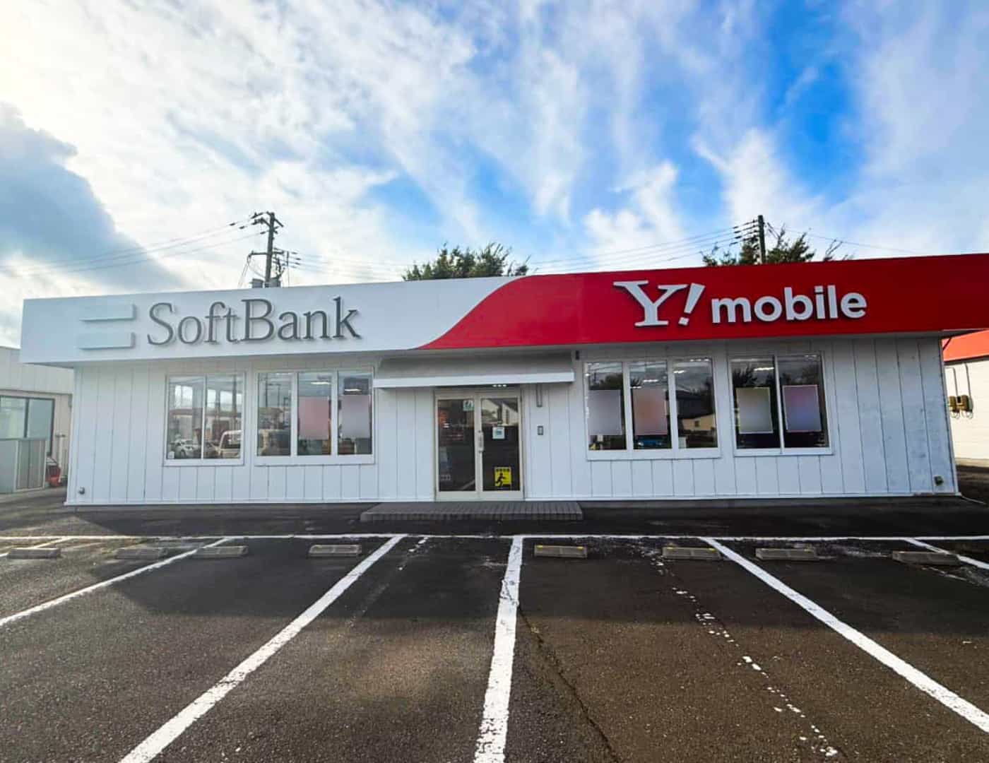 ソフトバンク吉岡_駐車場1