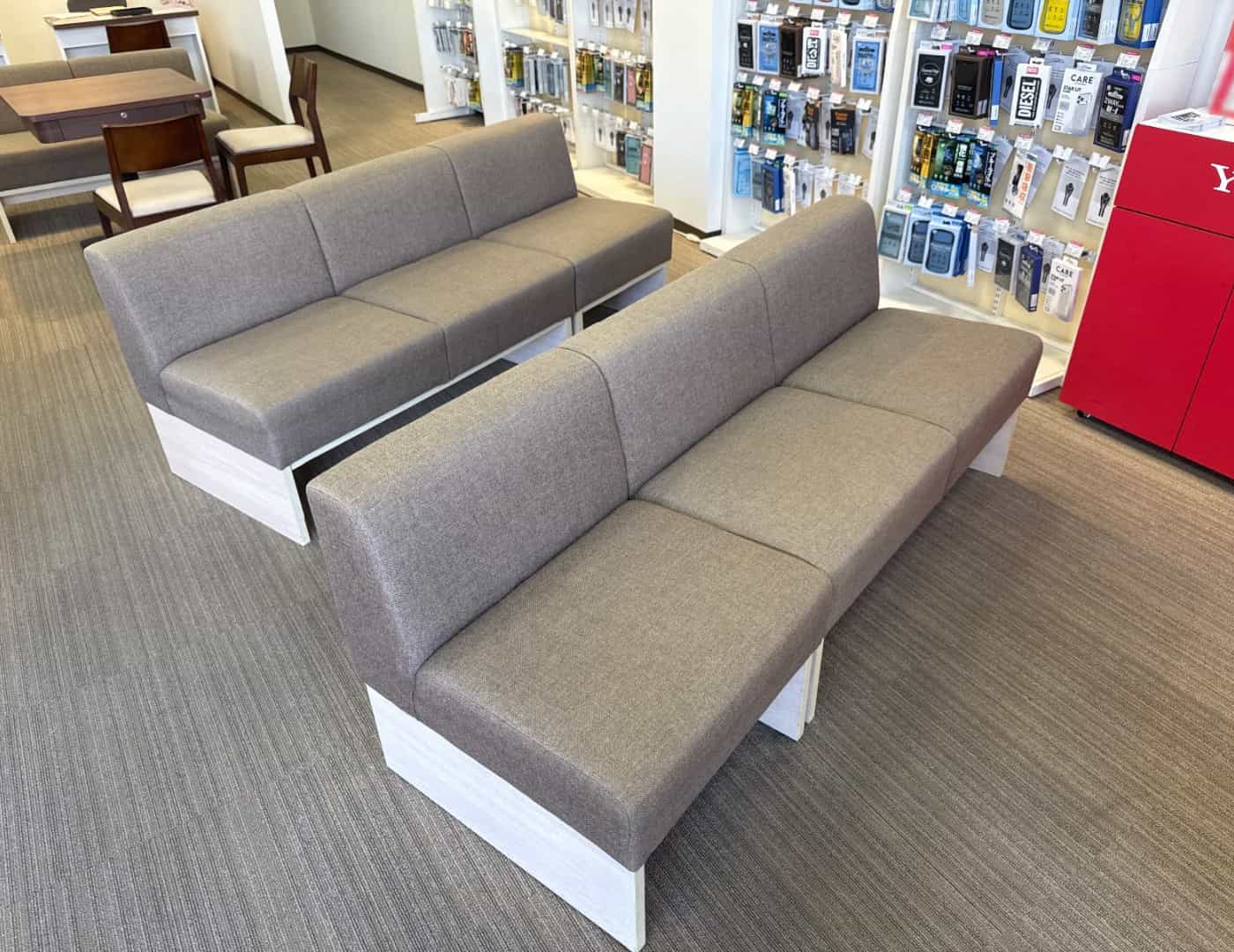 ソフトバンク向日町_待合席1