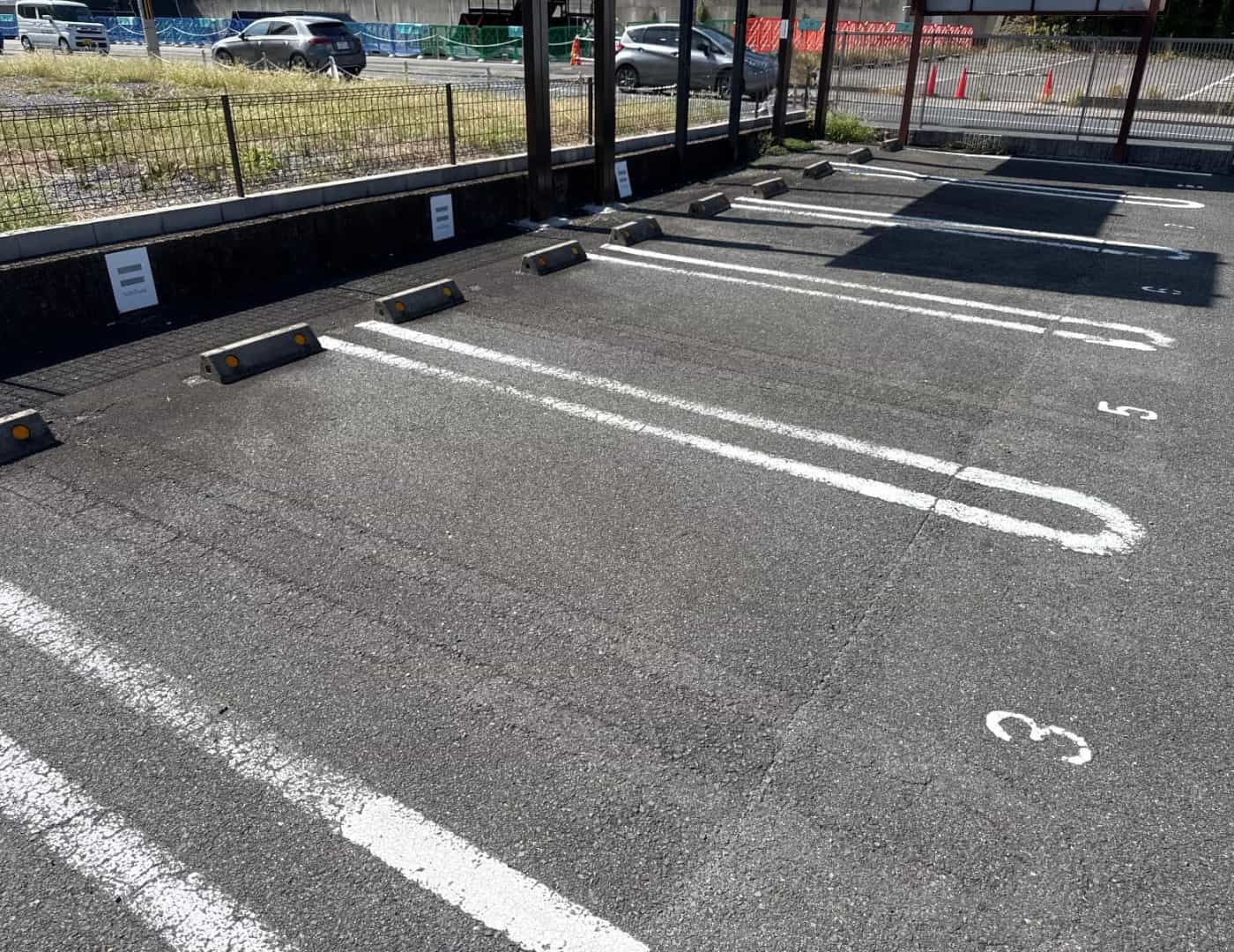 ソフトバンク向日町_駐車場1