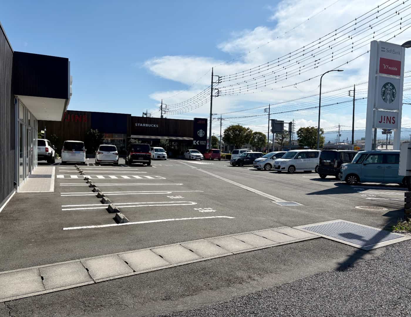 ソフトバンク富岡_駐車場2