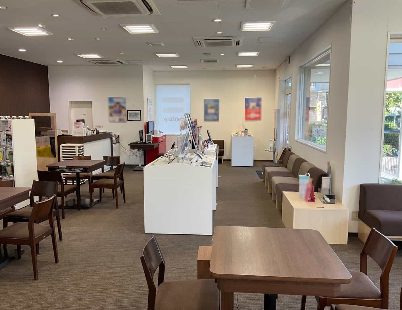 ソフトバンク小野原_内観2