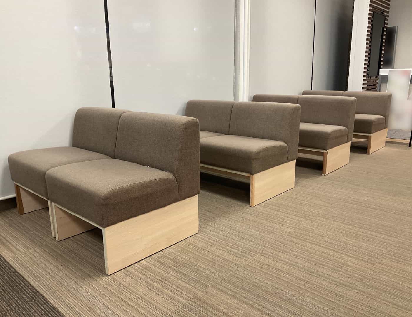 ソフトバンク山形西バイパス_待合席1