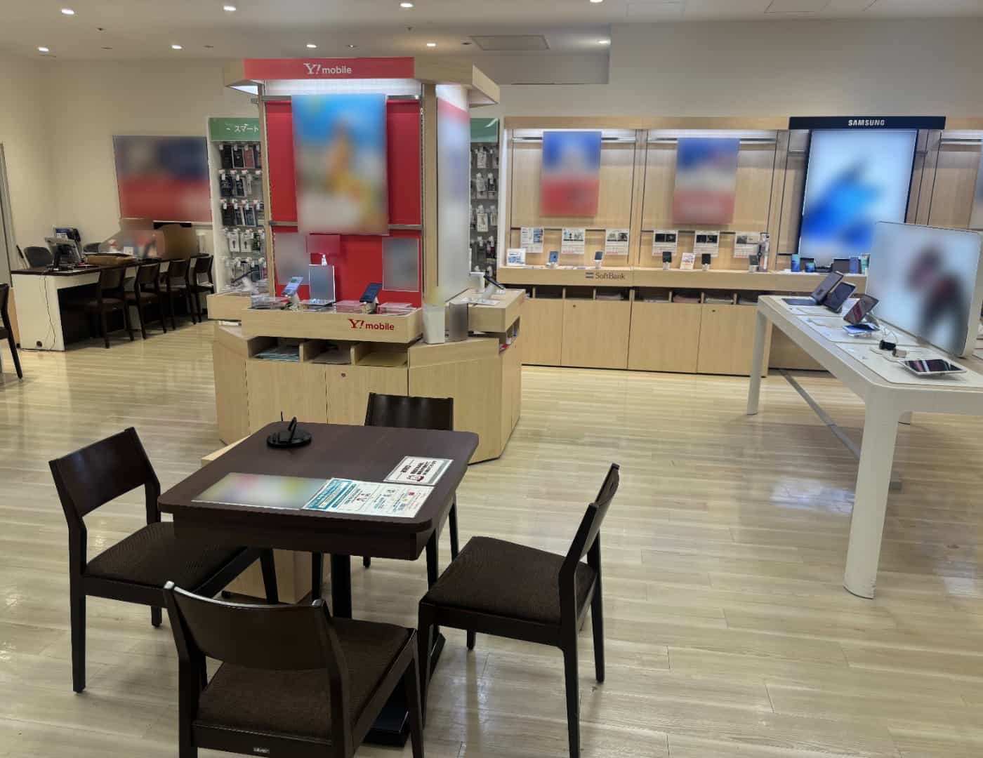 ソフトバンク晴海トリトン_内観1