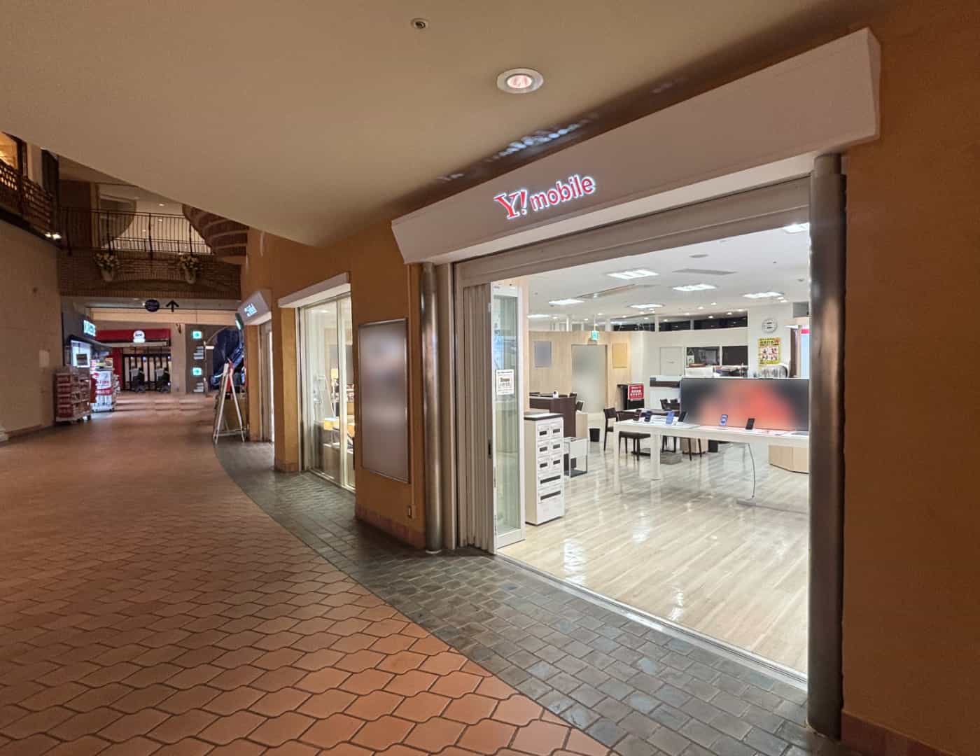 ソフトバンク晴海トリトン_外観1