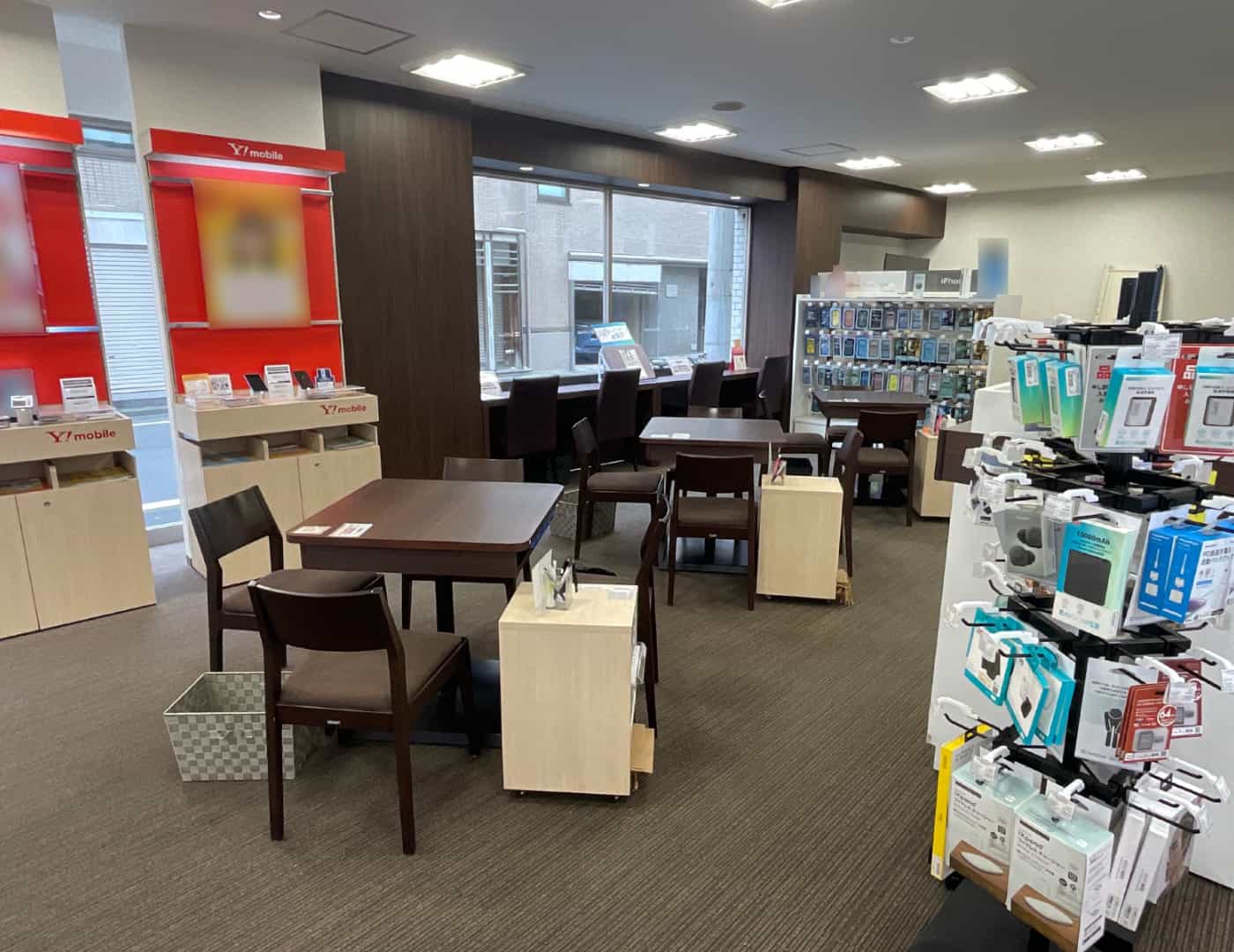 ソフトバンク東十条_内観1