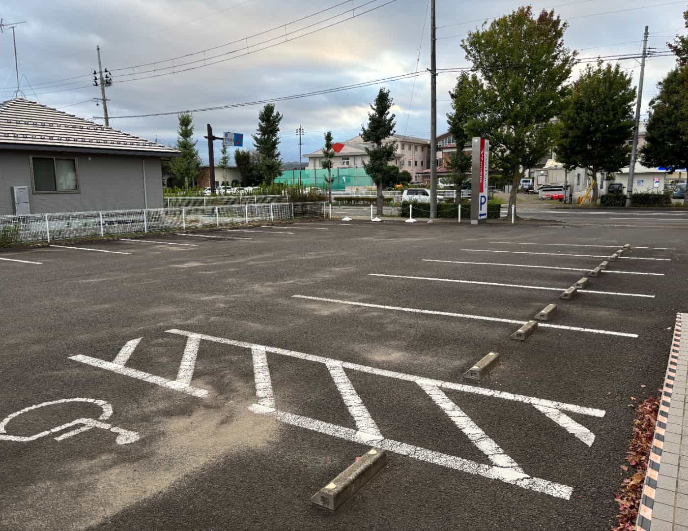 ソフトバンク柳生_駐車場2