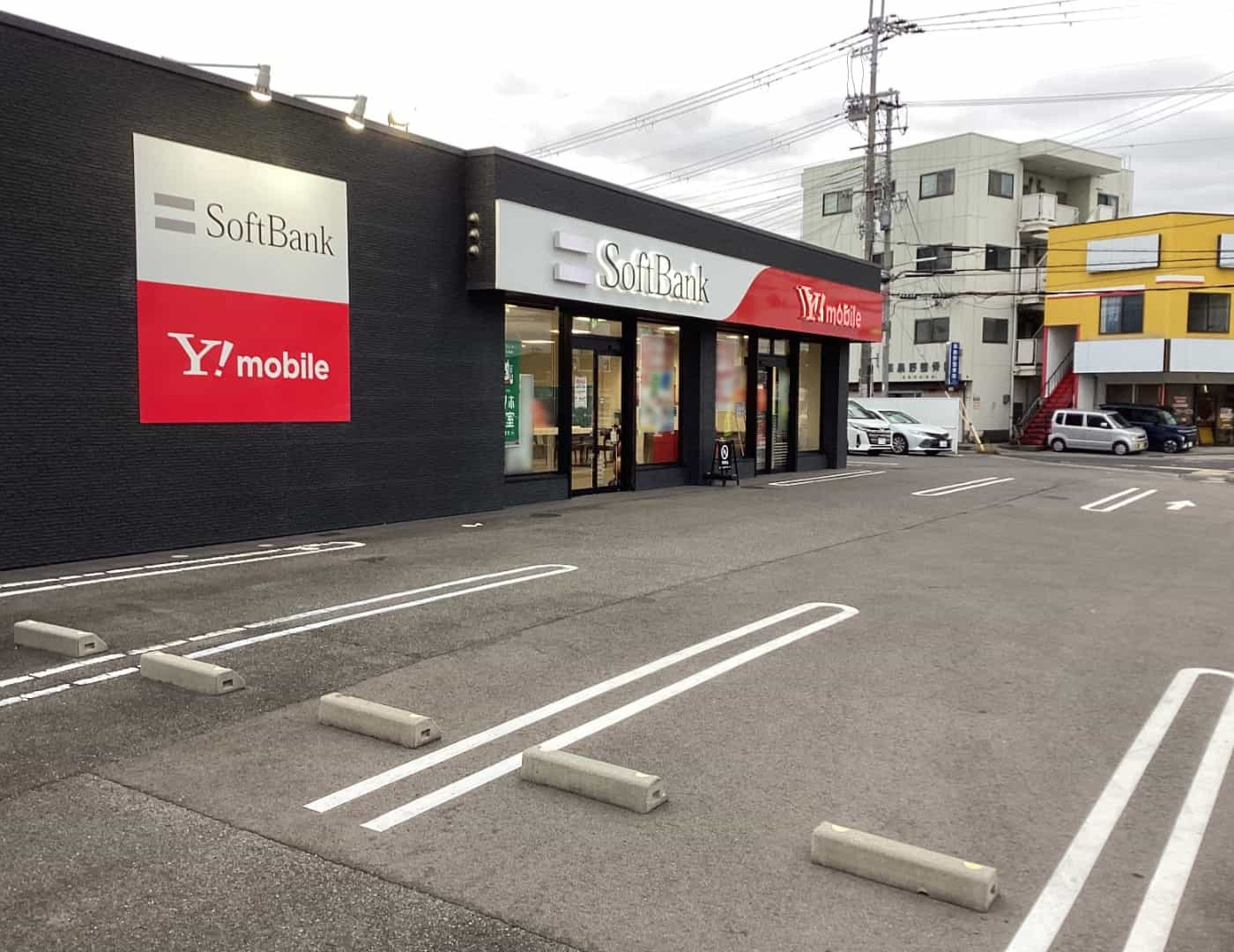 ソフトバンク泉南_駐車場1