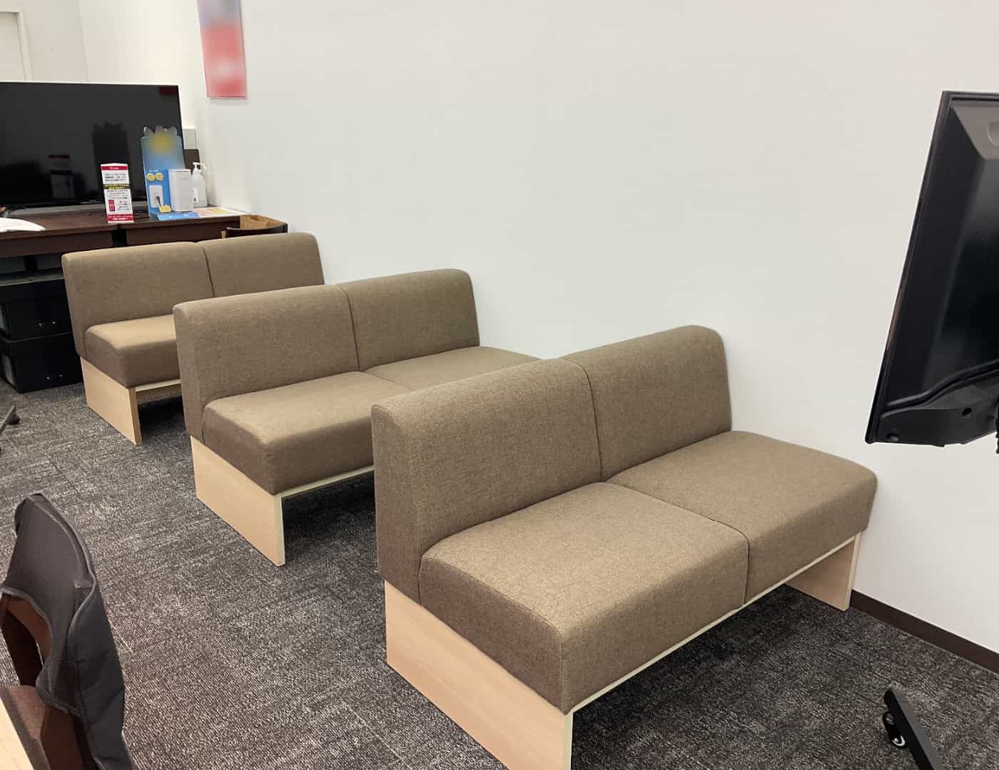 ソフトバンク盛岡南サンサ_待合席1