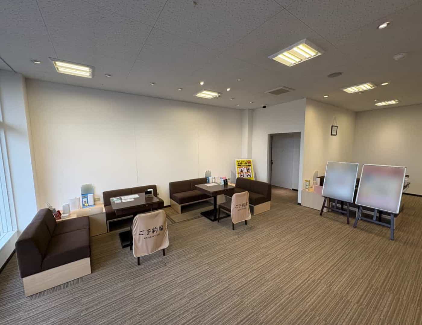 ソフトバンク矢巾_内観1