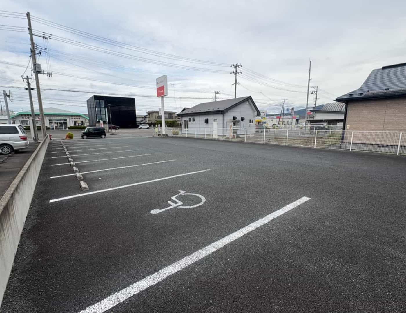 ソフトバンク矢巾_駐車場1