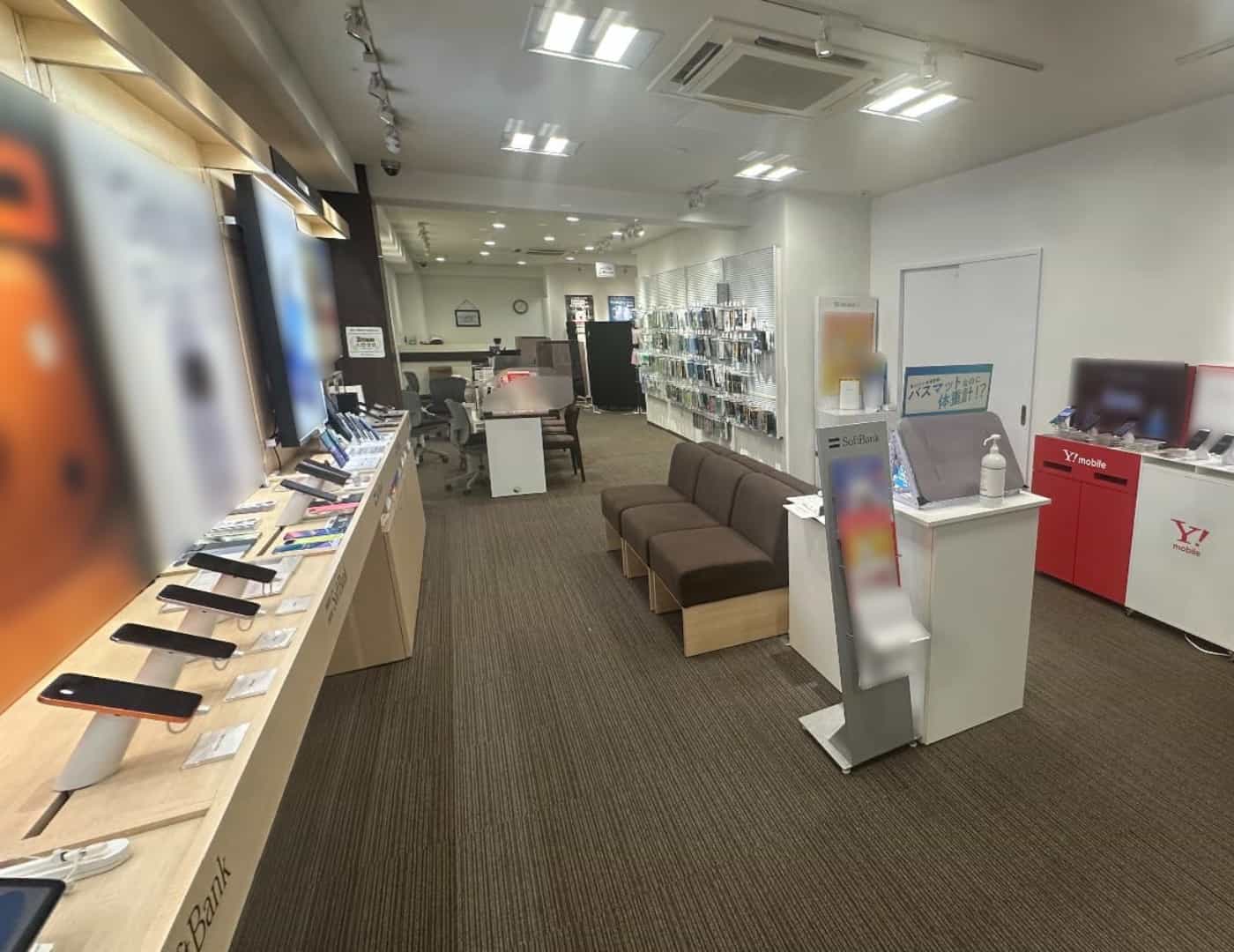 ソフトバンク神戸鯉川筋_内観1