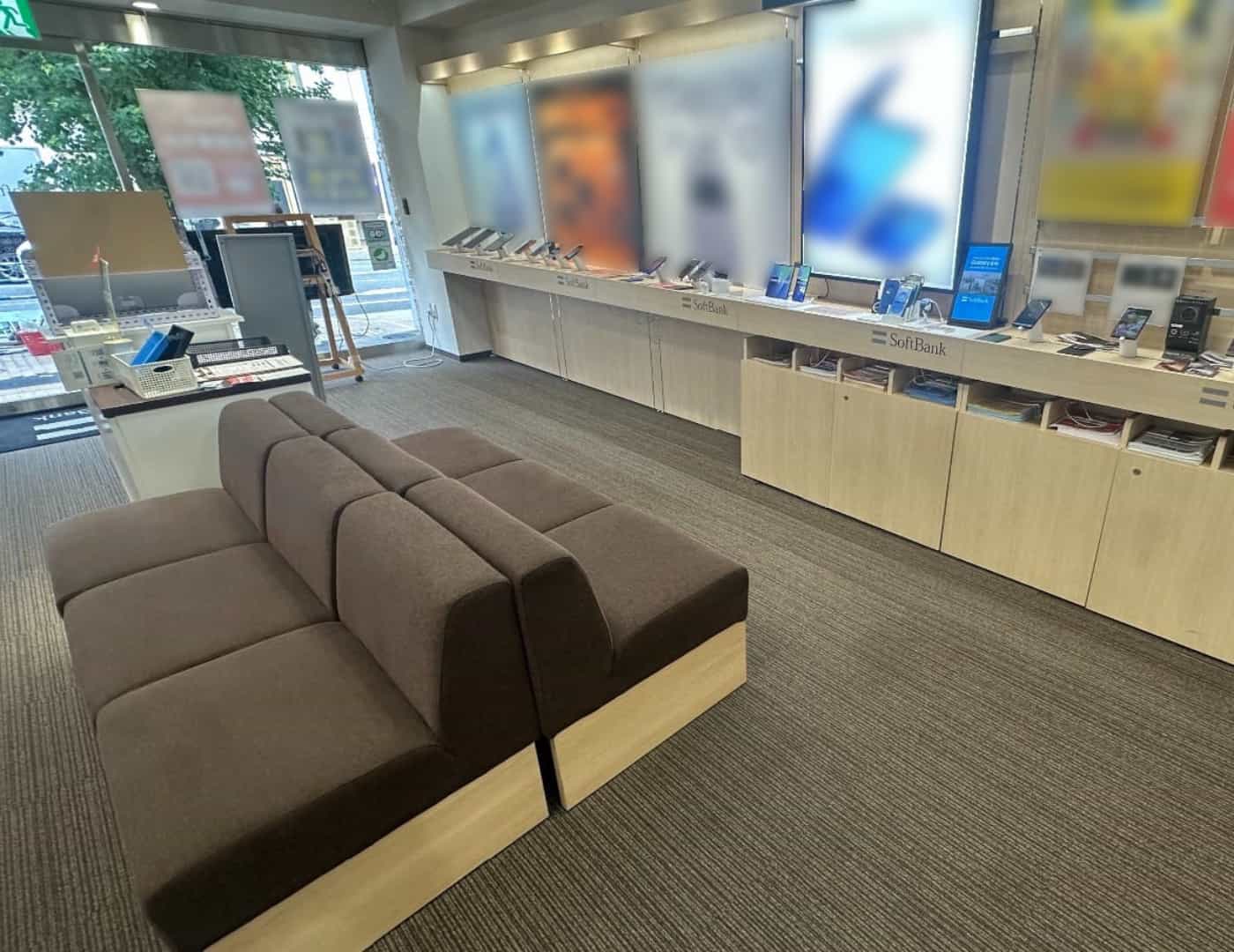 ソフトバンク神戸鯉川筋_待合席1