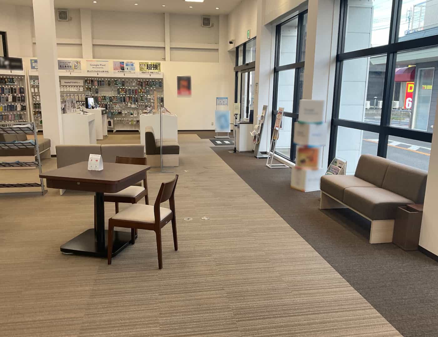 ソフトバンク貝塚R26 _内観2