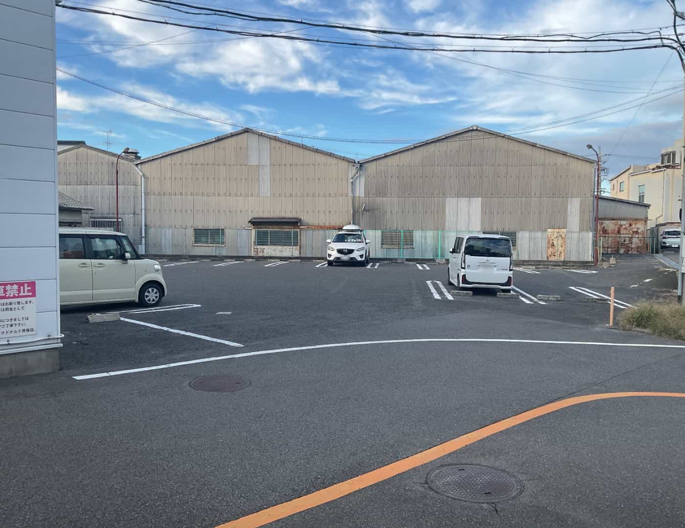 ソフトバンク貝塚R26 _駐車場1