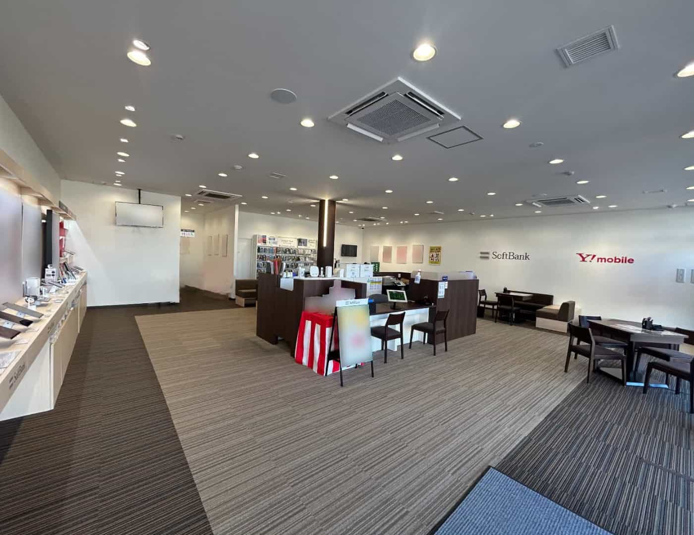 ソフトバンク郡山桑野_内観1