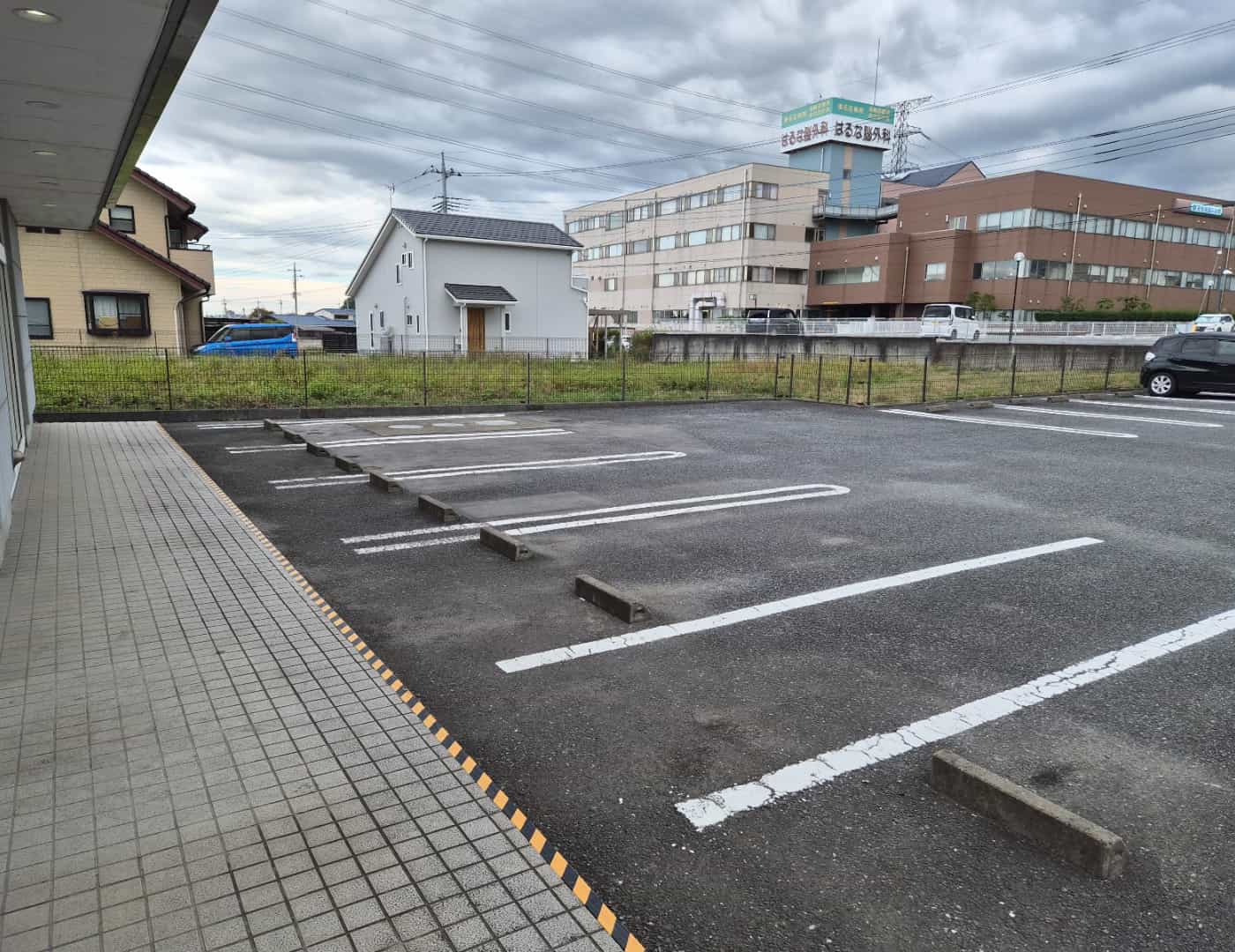 ソフトバンク高崎豊岡_駐車場1