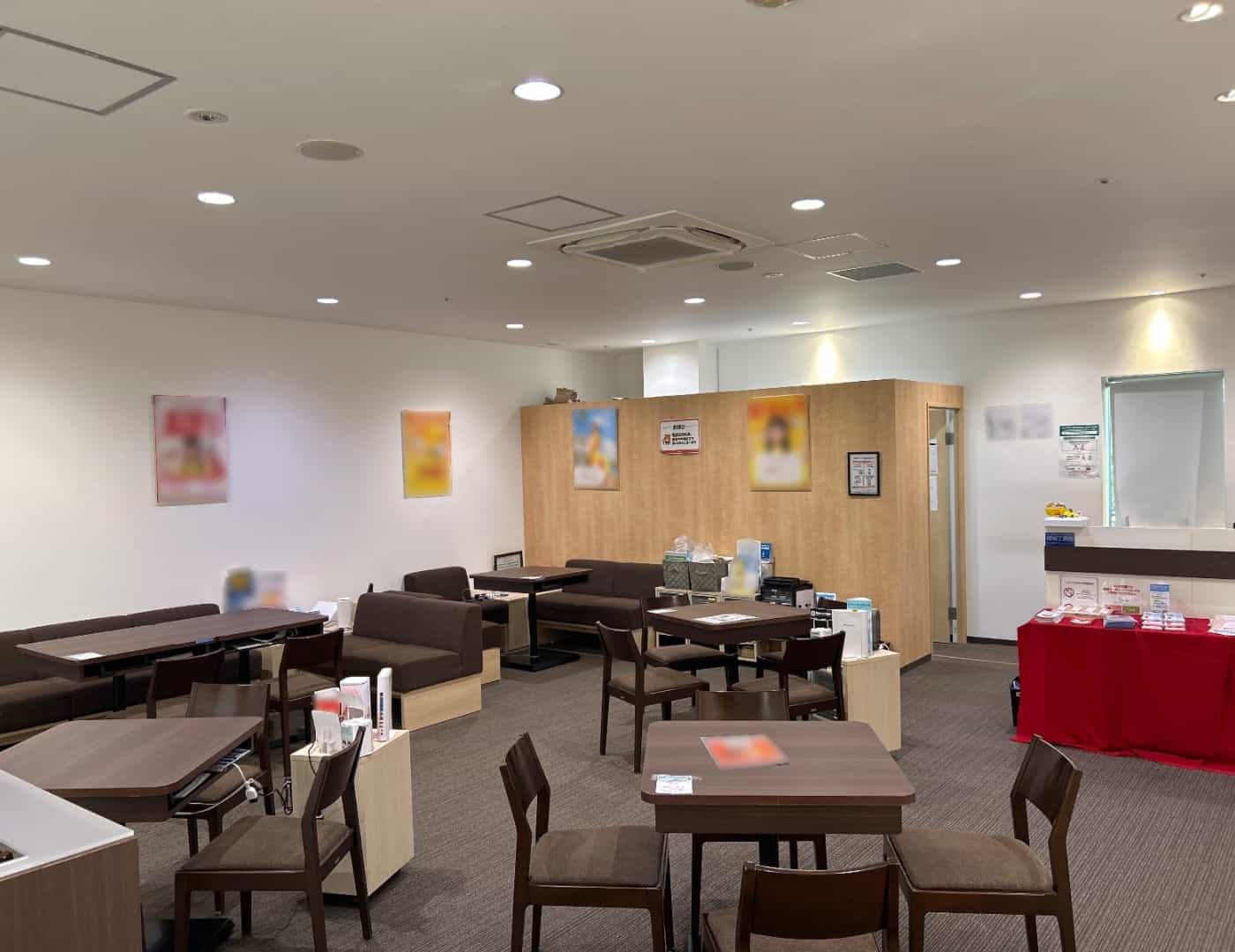 ワイモバイルみのおキューズモール_内観1