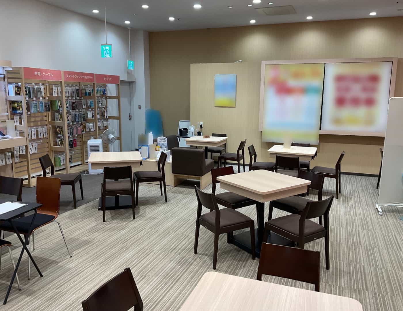 ワイモバイルイオンモール天童_内観1