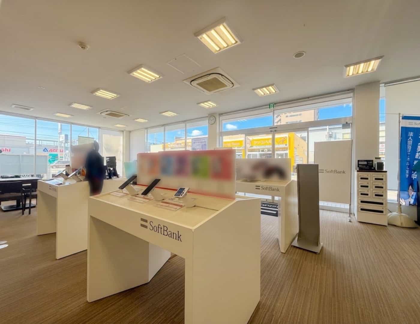 ソフトバンク北加賀屋_内観1