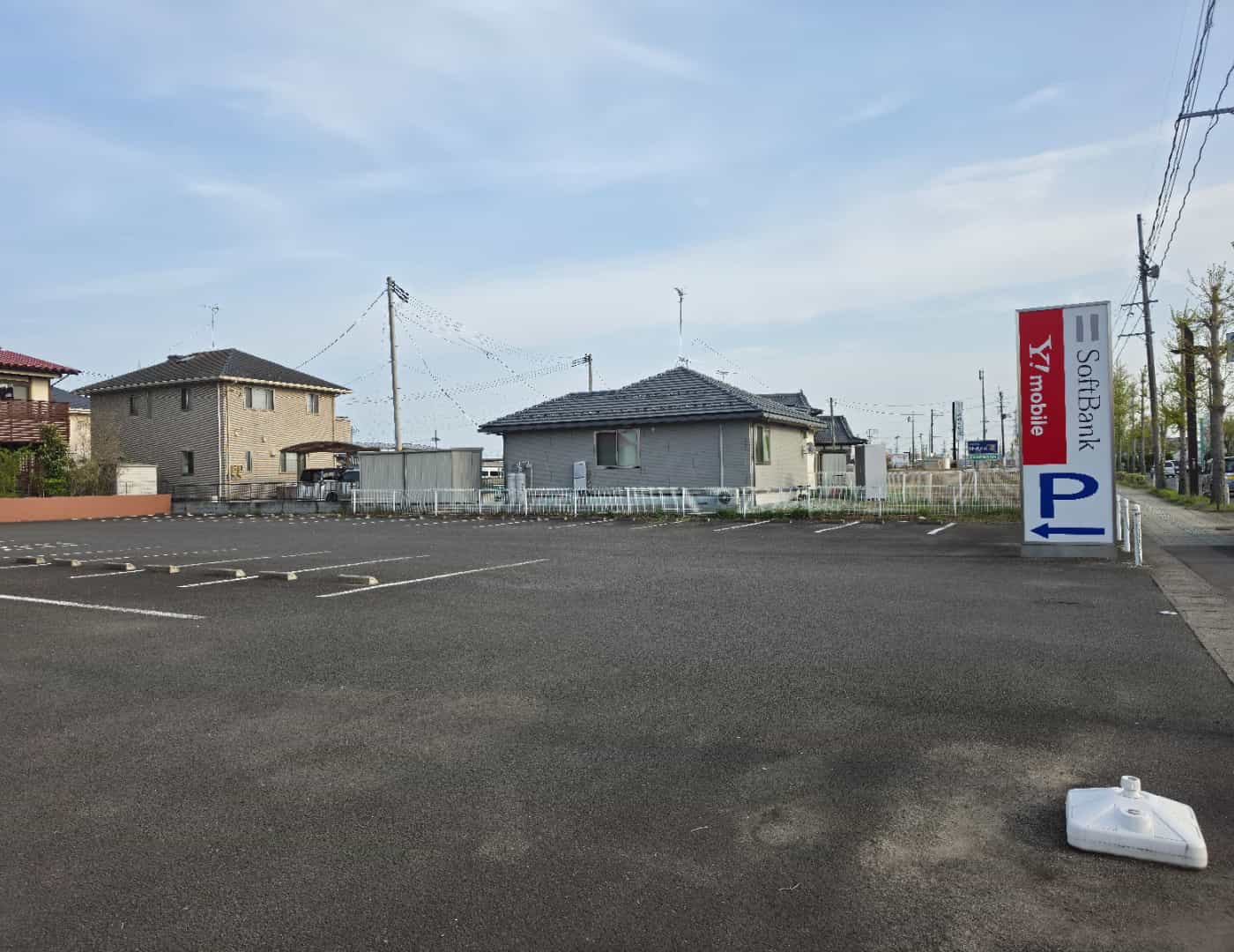 ソフトバンク柳生_駐車場1