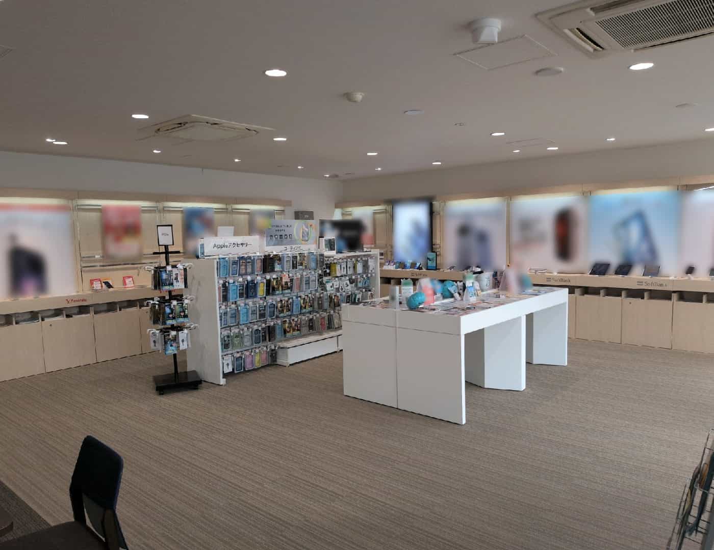 ソフトバンク沼田_内観2