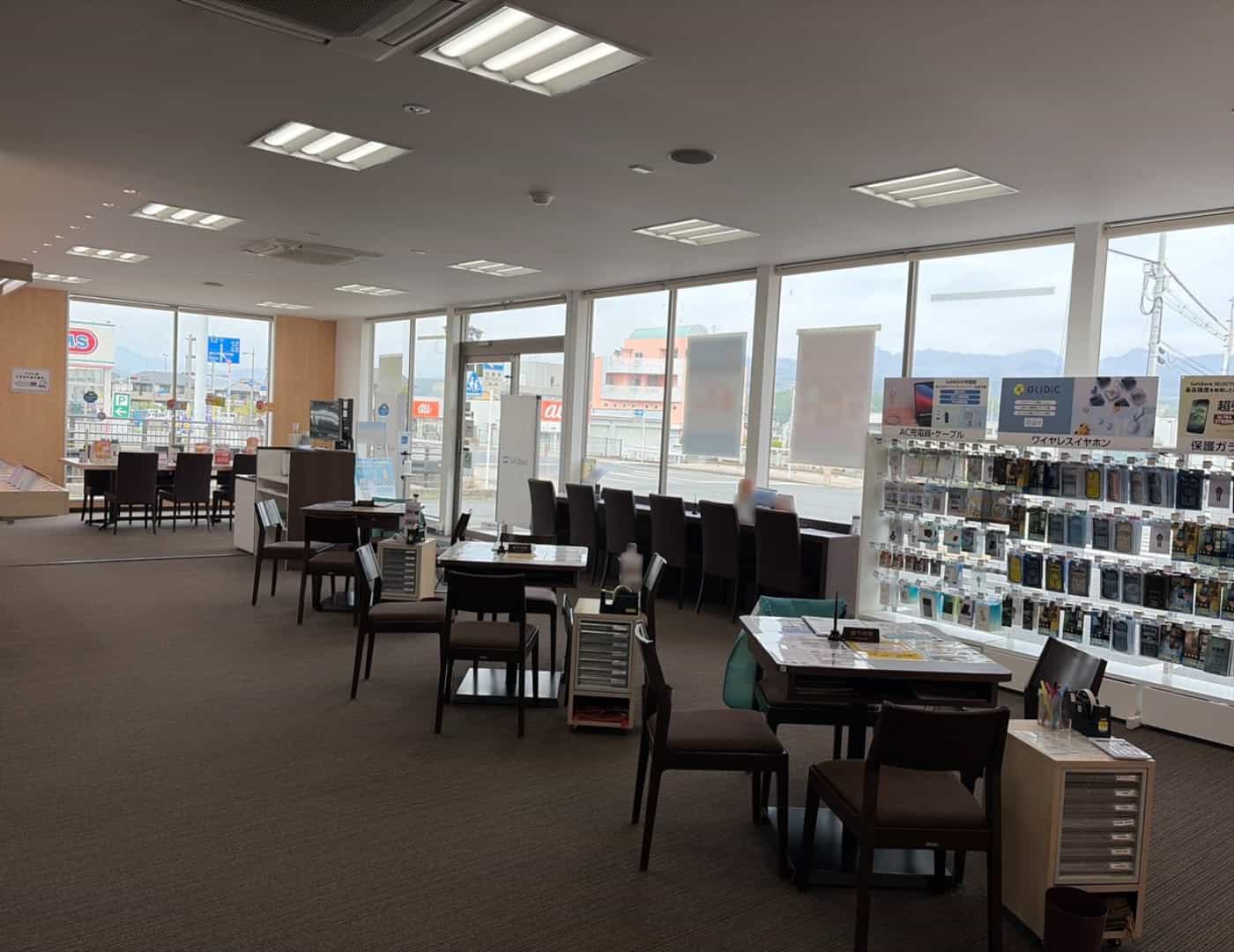 ソフトバンク渋川_内観2