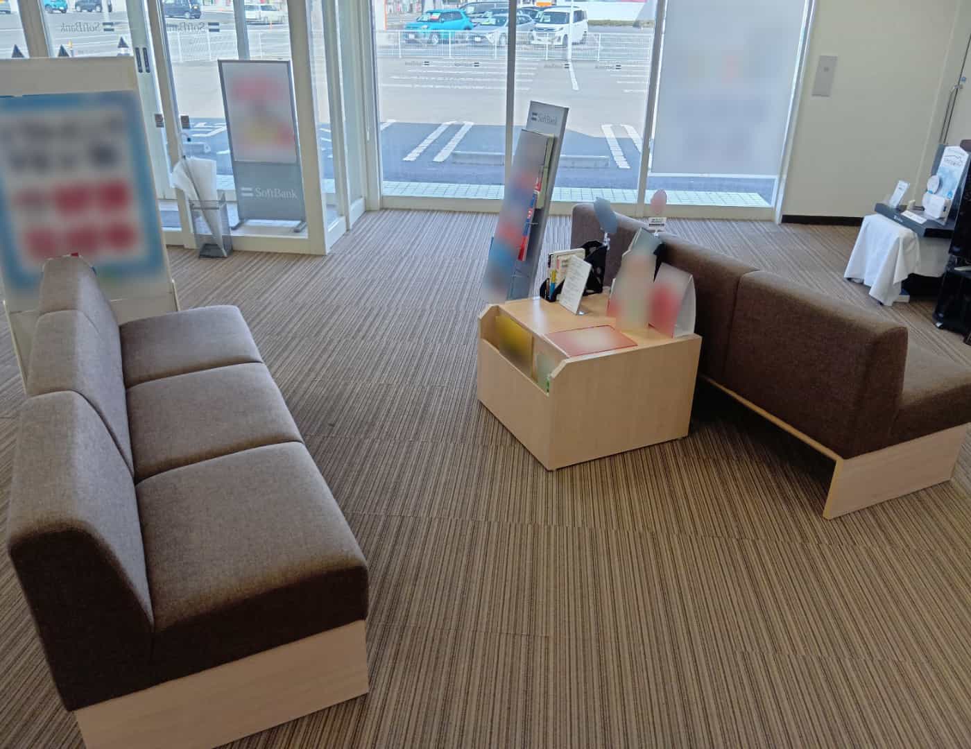 ソフトバンク遠野_待合席