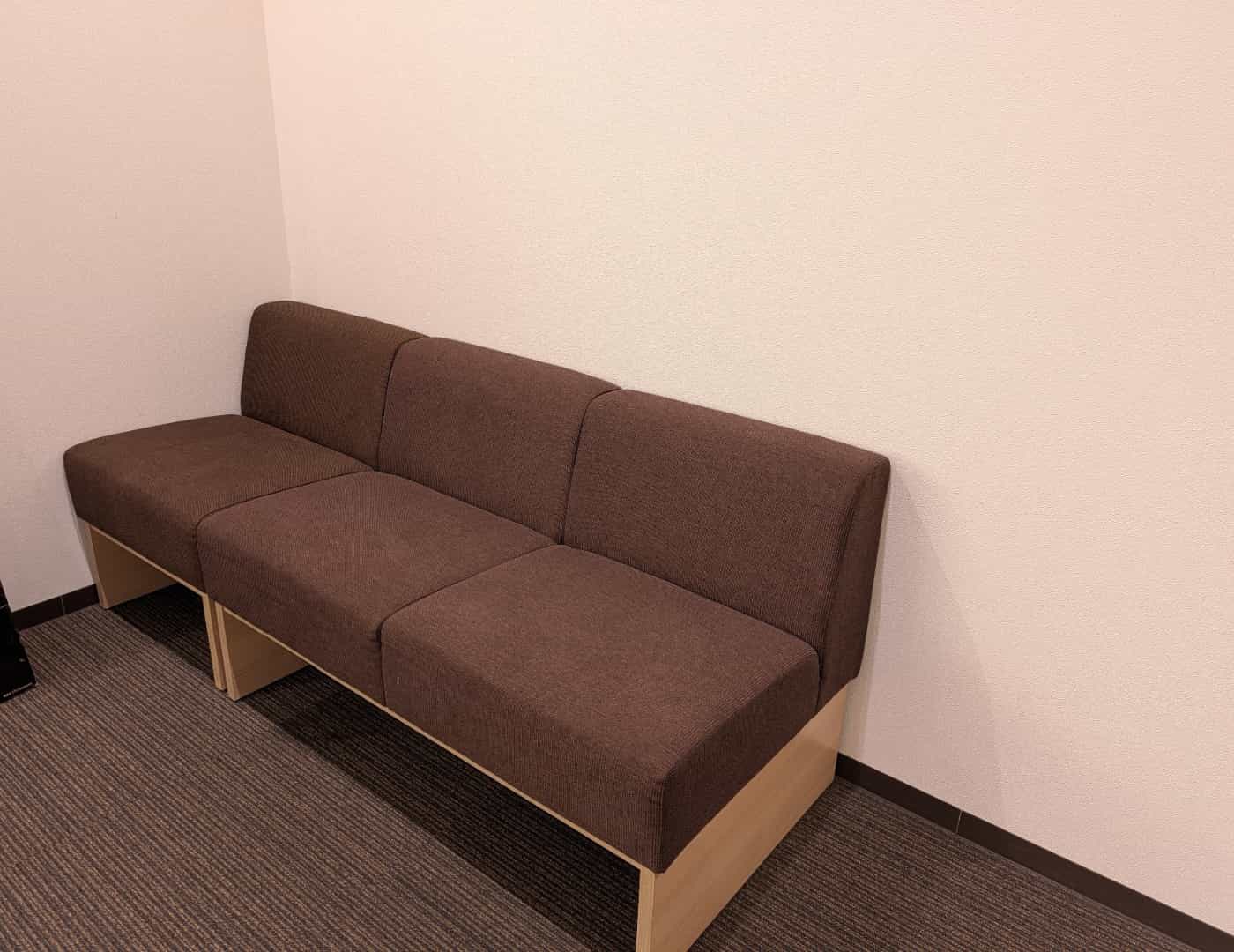 ワイモバイルみのおキューズモール_待合席